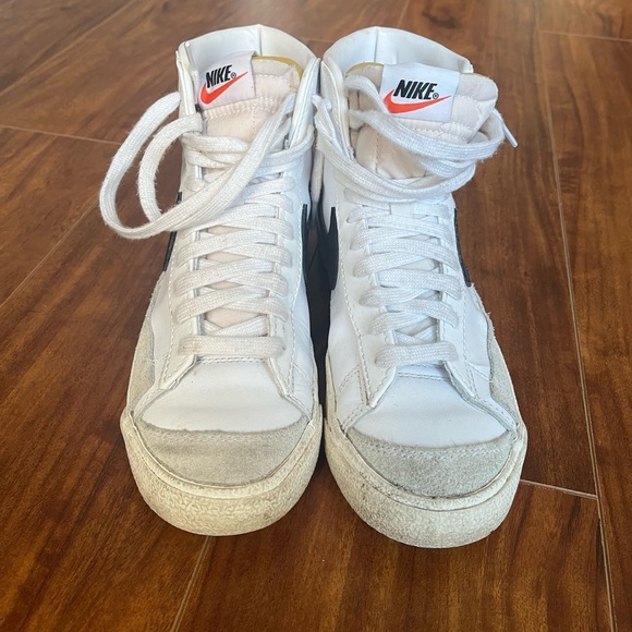 Nike Blazers Mid 77 Sneakers - Picture 3 of 3